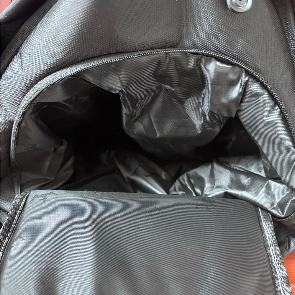 DraftKings branded black nylon duffel bag / suit / large travel many components
